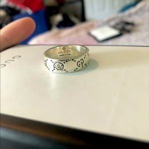 Gucci ghost skull ring in silver